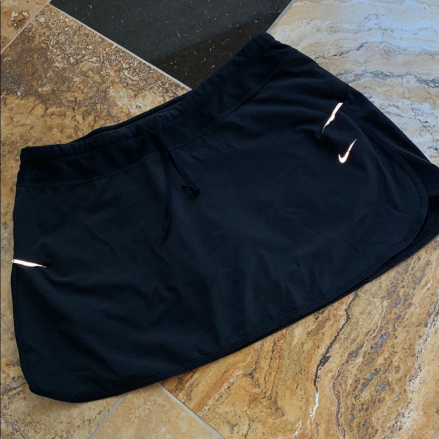 Nike Skort/Mesh Panel Slits/Back Pocket/Drawstring